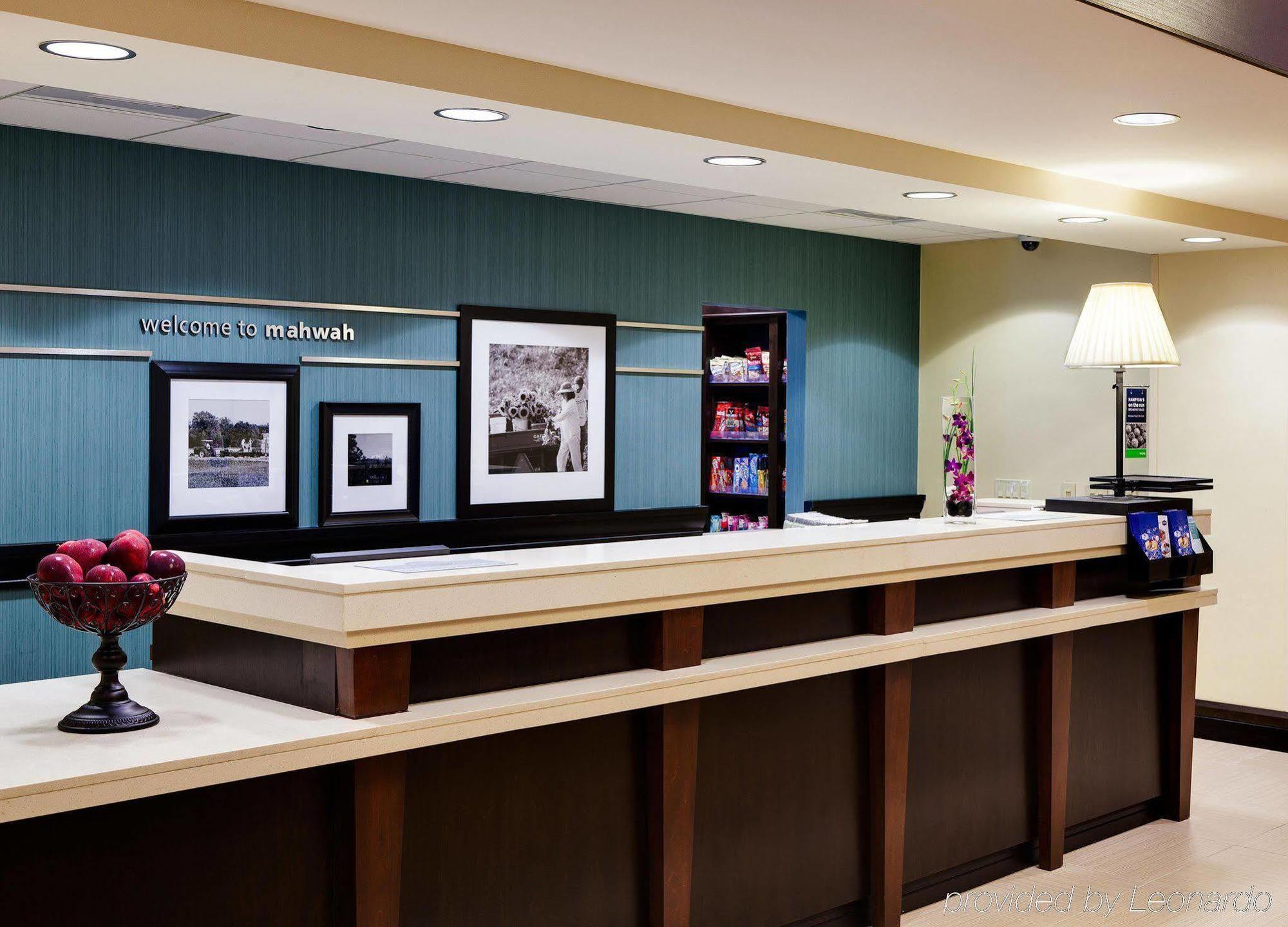 Hampton Inn & Suites Mahwah Interior photo